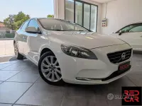 Usata Volvo V40 115 CV (84 kW) 2012 Bianco Utilitaria
