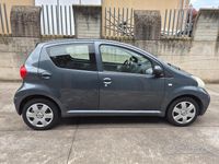 Usata Toyota Aygo 68 CV (50 kW) 2005 Grigio Utilitaria