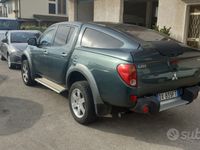 Usata Mitsubishi L200 167 CV (122 kW) 2009 Verde Pick-up