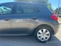 Usata Toyota Auris 90 CV (66 kW) 2008 Grigio Utilitaria
