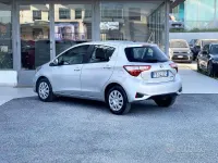 Usata Toyota Yaris Hybrid 73 CV (53 kW) 2018 Grigio Berlina