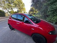 Usata Lancia Ypsilon Silver 69 CV (50 kW) 2023 Rosso Utilitaria