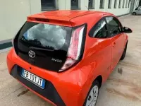 Usata Toyota Aygo Cool 69 CV (50 kW) 2015 Rosso Utilitaria