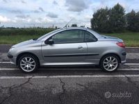 Usata Peugeot 206 CC 108 CV (79 kW) 2001 Grigio Cabrio