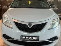 Usata Lancia Ypsilon Gold 69 CV (50 kW) 2016 Grigio Utilitaria
