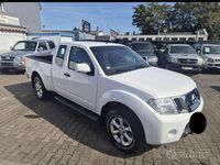 Second-hand Nissan Navara 190 CP (139 kW) 2015 Alb Pickup