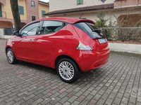 Usata Lancia Ypsilon Silver 69 CV (50 kW) 2015 Rosso Utilitaria