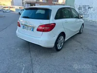 Usata Mercedes B180 109 CV (80 kW) 2012 Bianco Utilitaria