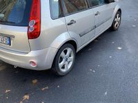 Usata Ford Fiesta Ghia 75 CV (55 kW) 2006 Berlina