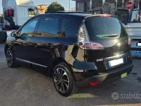 Usata Renault Scénic 110 CV (80 kW) 2015 Nero Monovolume