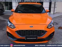 Usata Ford Focus ST 280 CV (205 kW) 2020 Arancione Berlina