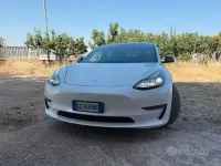 Usata Tesla Model 3 Long Range AWD 152 kW (208 CV) 2021 Bianco Berlina