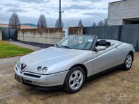 Begagnad Alfa Romeo Spider 150 HK (110 kW) 1997 Vit Cab
