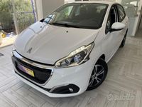 Usata Peugeot 208 Allure 83 CV (61 kW) 2020 Bianco Utilitaria