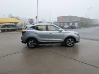 Usata MG ZS Luxury 106 CV (77 kW) 2024 Argento SUV