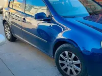 Usata VW Golf IV 105 CV (77 kW) 2005 Blu Berlina