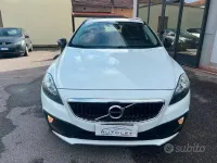 Usata Volvo V40 CC 120 CV (88 kW) 2018 Bianco Station wagon