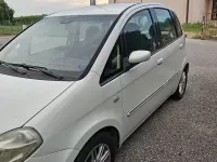Usata Lancia Musa 77 CV (56 kW) 2009 Bianco Monovolume