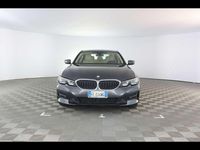Usata BMW 318 Luxury Line 150 CV (110 kW) 2021 Grigio / pastello Berlina