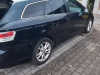 Usata Toyota Avensis 126 CV (92 kW) 2010 Nero Station wagon