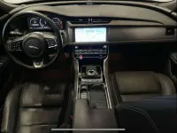 Usata Jaguar XF R-Sport 163 CV (119 kW) 2018 Argento Berlina