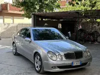 Usata Mercedes E320 Avantgarde 204 CV (150 kW) 2003 Grigio Berlina