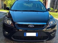 Begagnad Ford Focus 2011 Svart Kombi