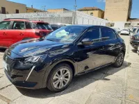 Usata Peugeot e-208 GT 100 kW (136 CV) 2021 Nero Utilitaria