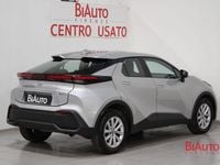 Usata Toyota C-HR Active 140 CV (102 kW) 2024 Argento SUV
