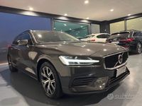 Usata Volvo V60 Core 197 CV (144 kW) 2023 Grigio scuro Station wagon