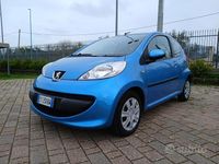 Usata Peugeot 107 68 CV (50 kW) 2005 Blu Utilitaria