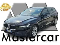 Usata Volvo V60 Momentum 163 CV (119 kW) 2021 Nero Station wagon