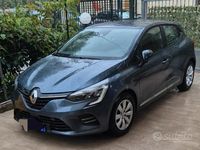 Usata Renault Clio V 101 CV (74 kW) 2021 Grigio Utilitaria