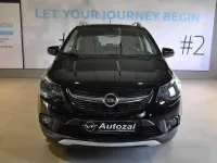 Usata Opel Karl Rocks 73 CV (53 kW) 2018 Nero Utilitaria