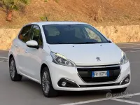 Usata Peugeot 208 Allure 82 CV (60 kW) 2018 Bianco Utilitaria