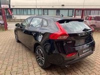 Usata Volvo V40 Business Edition 120 CV (88 kW) 2019 Nero Station wagon