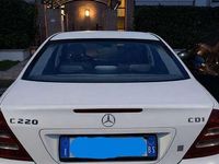 Usata Mercedes C220 Classic 143 CV (105 kW) 2003 Bianco Berlina