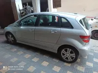Usata Mercedes B200 Premium 140 CV (102 kW) 2010 Grigio Monovolume