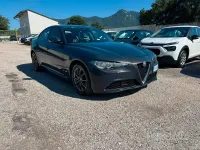 Usata Alfa Romeo Giulia 150 CV (110 kW) 2018 Grigio Berlina