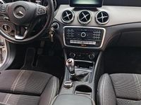 Usata Mercedes GLA200 136 CV (100 kW) 2018 Grigio SUV