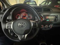 Usata Toyota Yaris Lounge 69 CV (50 kW) 2013 Bianco Utilitaria