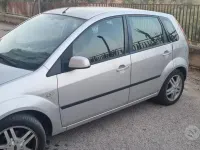 Usata Ford Fiesta 68 CV (50 kW) 2005 Grigio Utilitaria