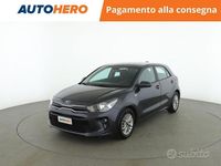 Usata Kia Rio 84 CV (61 kW) 2019 Grigio Berlina