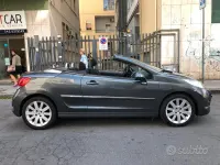 Usata Peugeot 207 CC 110 CV (80 kW) 2010 Grigio Cabrio