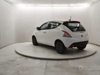 Usata Lancia Ypsilon Gold 70 CV (51 kW) 2023 Bianco Utilitaria