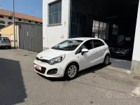 Usata Kia Rio Active 85 CV (62 kW) 2014 Bianco Berlina