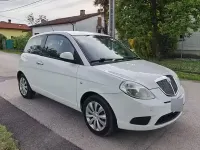 Usata Lancia Ypsilon 75 CV (55 kW) 2010 Bianco Utilitaria