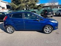 Usata Ford Fiesta Titanium 97 CV (71 kW) 2013 Blu Berlina