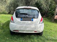 Usata Lancia Ypsilon 60 CV (44 kW) 2019 Bianco Utilitaria