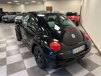 Usata VW New Beetle 102 CV (75 kW) 2003 Nero Utilitaria